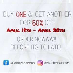 Custom Press On Nails, DM on instagram to order!